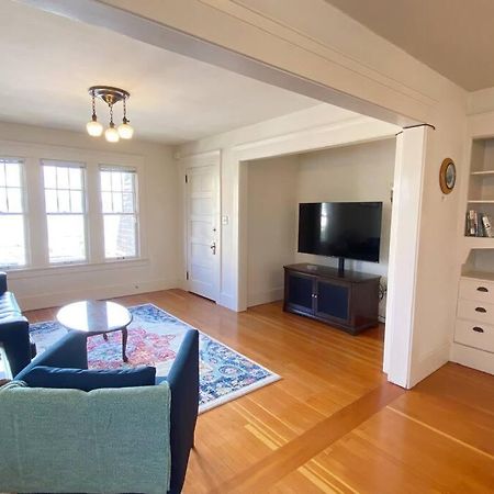 Historic Downtown Riverview Flat, No 3 Astoria Buitenkant foto