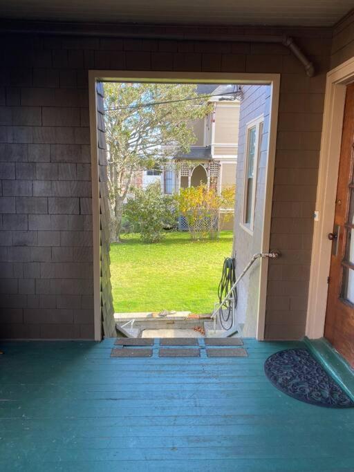 Historic Downtown Riverview Flat, No 3 Astoria Buitenkant foto