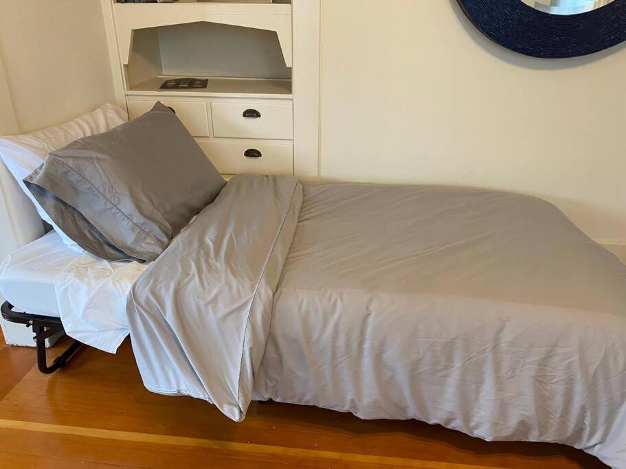 Historic Downtown Riverview Flat, No 3 Astoria Buitenkant foto