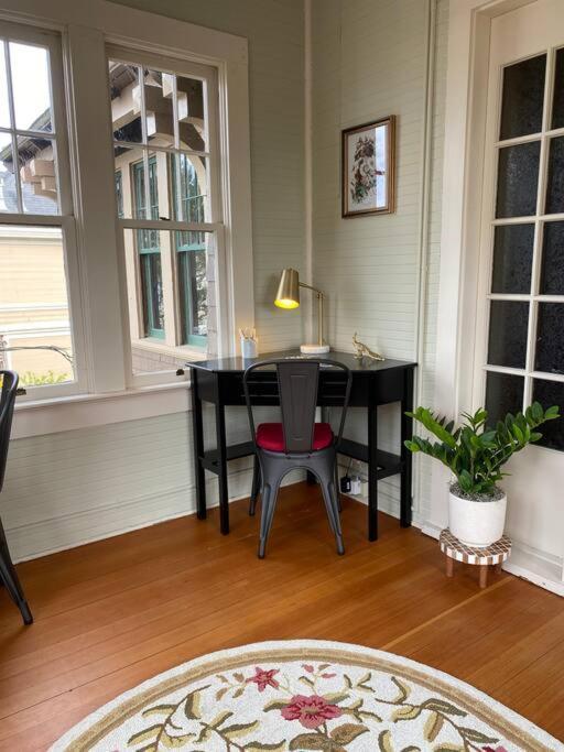 Historic Downtown Riverview Flat, No 3 Astoria Buitenkant foto