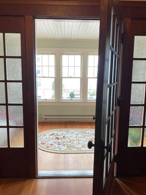 Historic Downtown Riverview Flat, No 3 Astoria Buitenkant foto