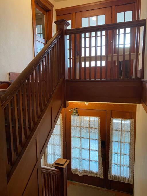 Historic Downtown Riverview Flat, No 3 Astoria Buitenkant foto