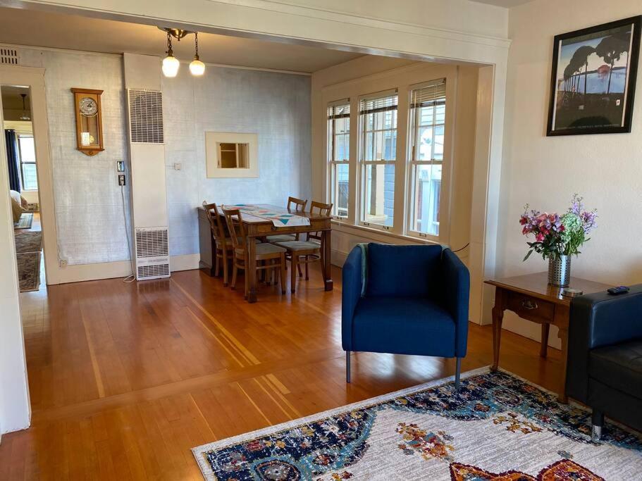 Historic Downtown Riverview Flat, No 3 Astoria Buitenkant foto
