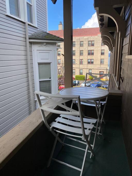 Historic Downtown Riverview Flat, No 3 Astoria Buitenkant foto